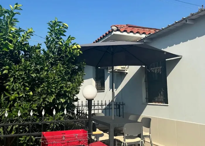 5 Bedroom! 12 Min To Airport! Private Parking